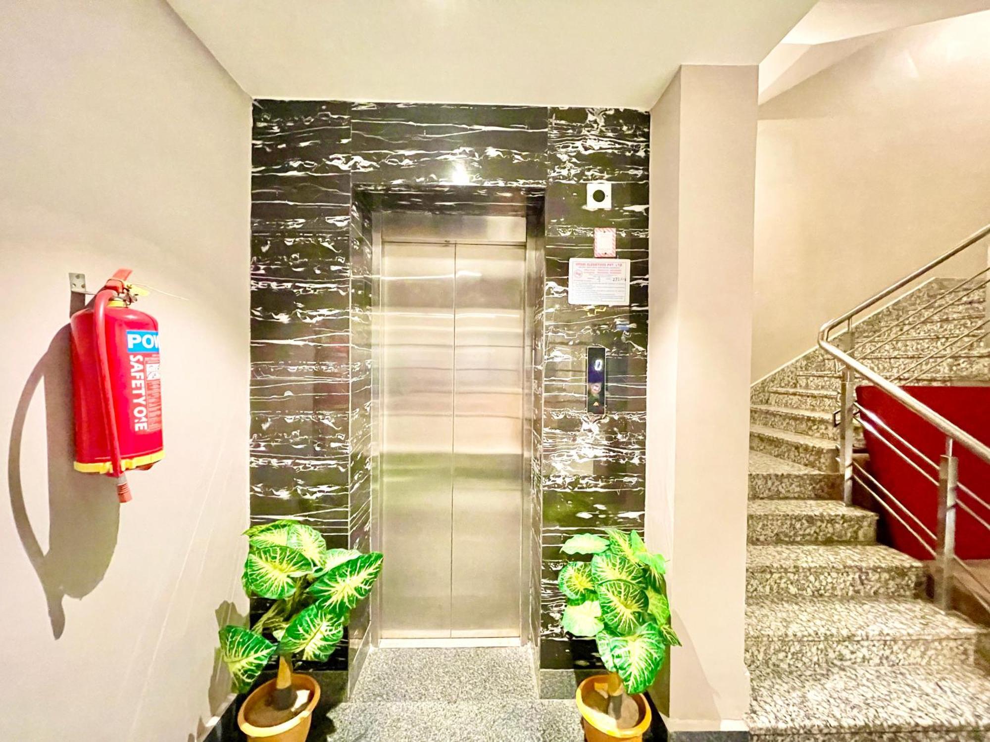 Hotel Rb International ! Puri Near-Sea-Beach-And-Temple Fully-Air-Conditioned-Hotel With-Lift-And-Card Payment Accepted-Parking-Facility, Best Hotel In Puri Exterior foto
