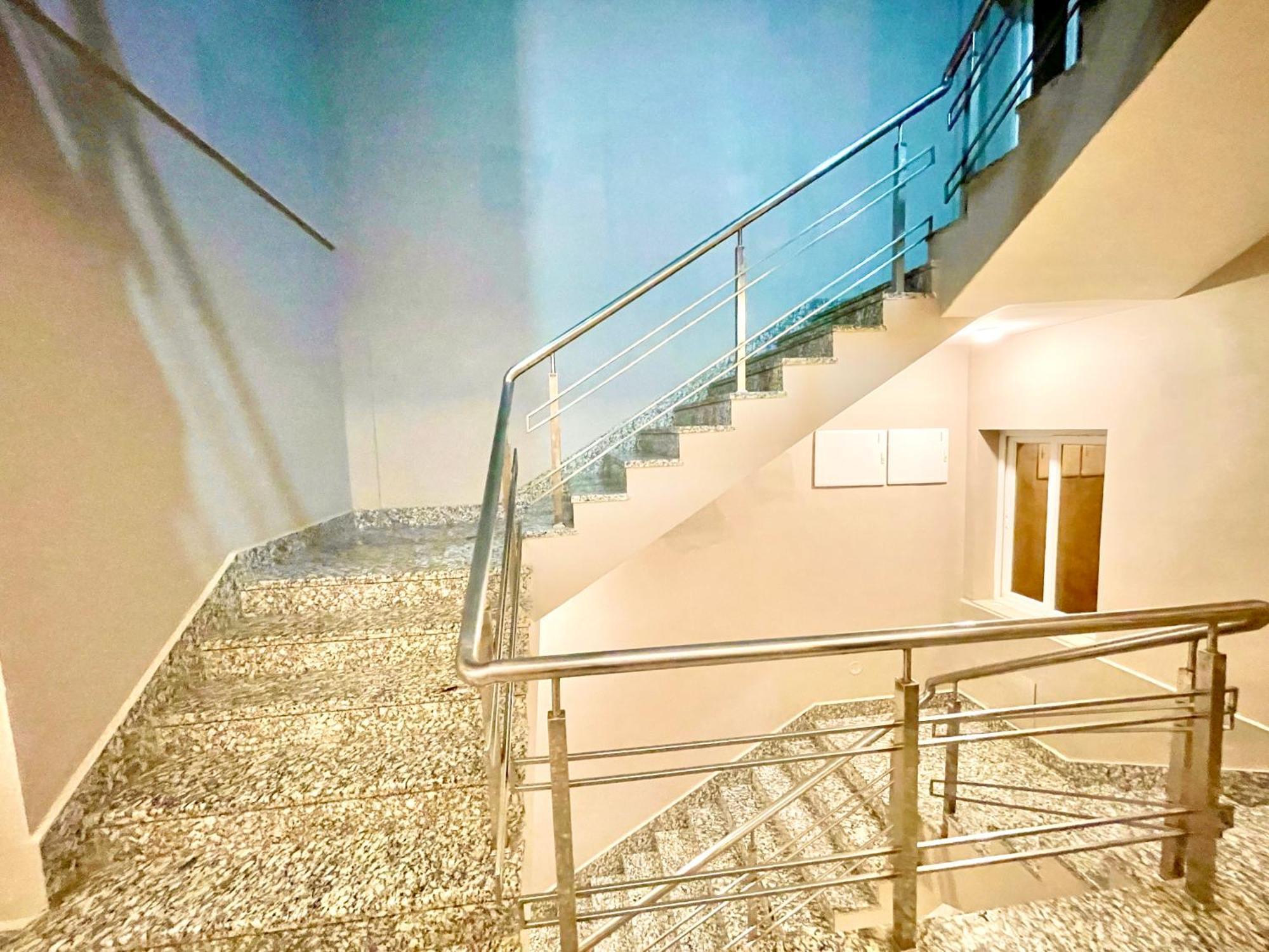 Hotel Rb International ! Puri Near-Sea-Beach-And-Temple Fully-Air-Conditioned-Hotel With-Lift-And-Card Payment Accepted-Parking-Facility, Best Hotel In Puri Exterior foto