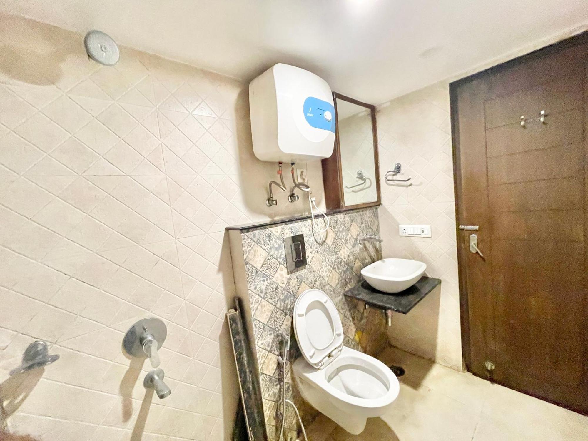 Hotel Rb International ! Puri Near-Sea-Beach-And-Temple Fully-Air-Conditioned-Hotel With-Lift-And-Card Payment Accepted-Parking-Facility, Best Hotel In Puri Exterior foto